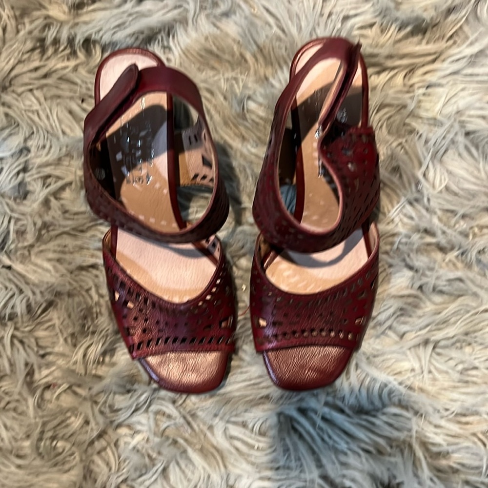 Heeled sandal